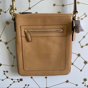 ⭐️Brand New⭐️ COACH cross body in tan leather!